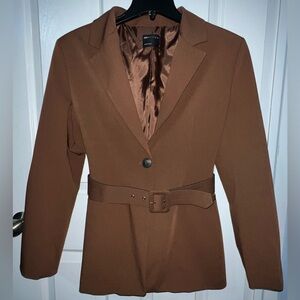 ASOS DESIGN waist belted pad shoulder blazer in chocolate. Women’s size US 6